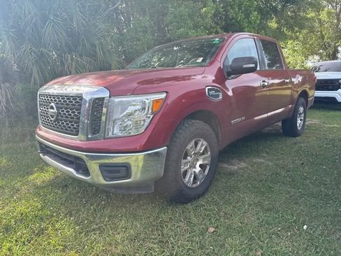 Used 2017 Nissan Titan SV AWD/4WD image 11