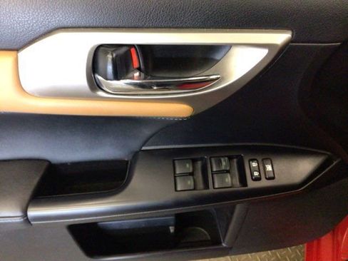 Used 2014 Lexus CT 200h w/ Seat Comfort Package FWD image 17