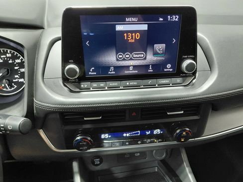 Used 2025 Nissan Rogue SV AWD/4WD image 27