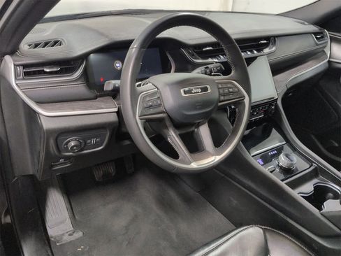 Used 2024 Jeep Grand Cherokee L Limited w/ Luxury Tech Group II image 10