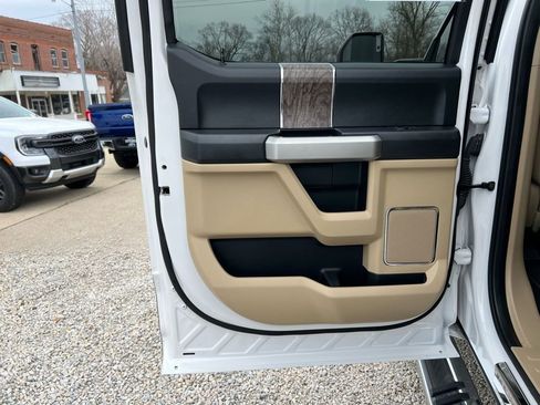 Used 2019 Ford F350 Lariat w/ Chrome Package image 15