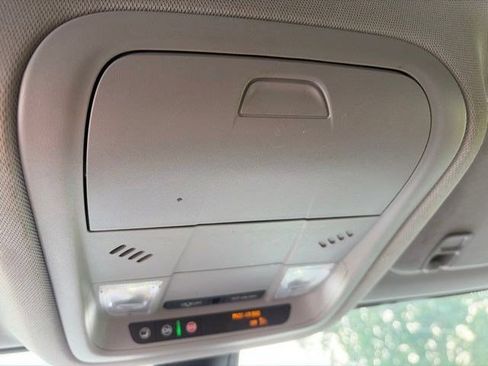Used 2023 GMC Acadia SLE FWD image 27