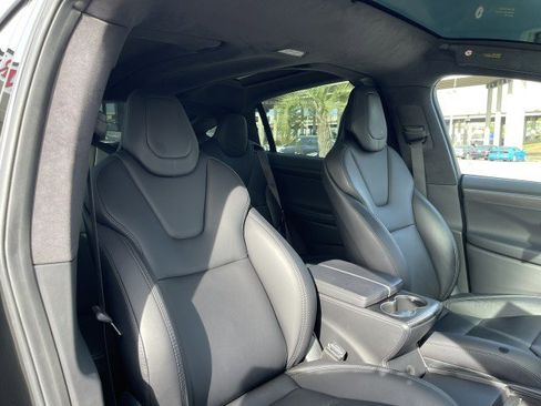Used 2018 Tesla Model X 100D image 45