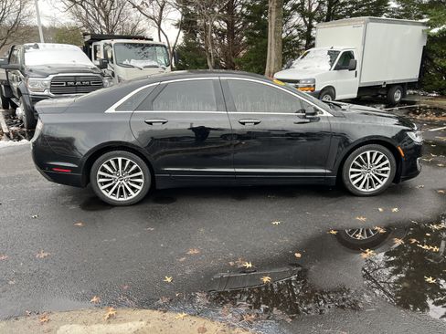 Used 2018 Lincoln MKZ Select w/ Technology Package image 11