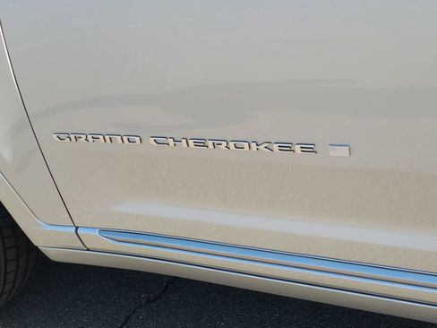 New 2026 Jeep Grand Cherokee L Summit w/ Advanced Protech Group IV AWD/4WD image 15