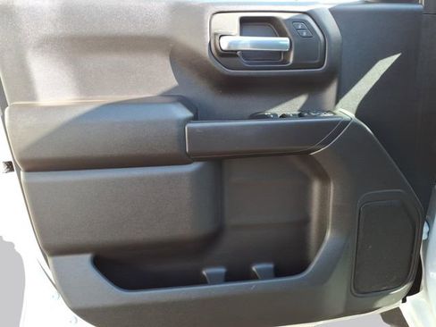Used 2022 Chevrolet Silverado 1500 Custom image 10