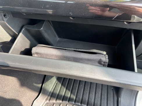 Used 2017 Nissan Titan SV image 30