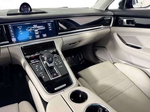 Used 2018 Porsche Panamera 4S image 30