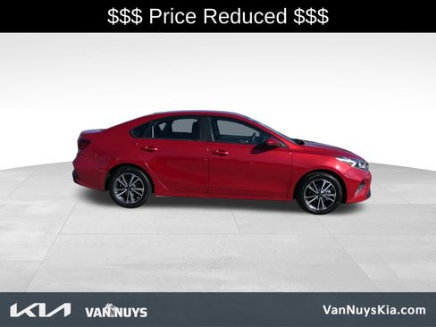 Used 2022 Kia Forte LXS image 2