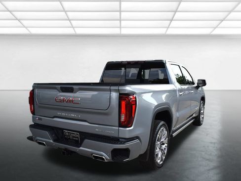 Used 2024 GMC Sierra 1500 Denali AWD/4WD image 8