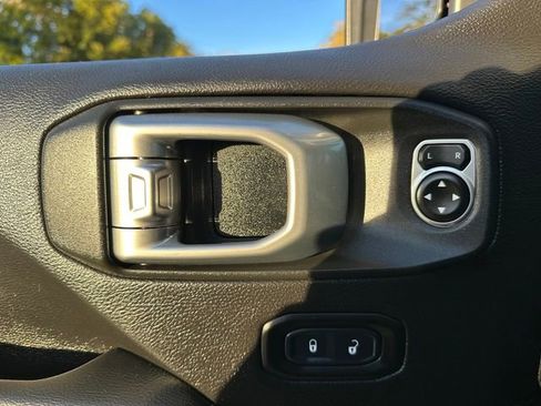 Used 2020 Jeep Gladiator Overland image 33