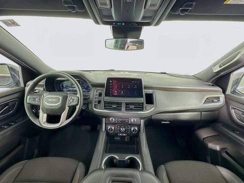 Used 2024 GMC Yukon SLE image 39