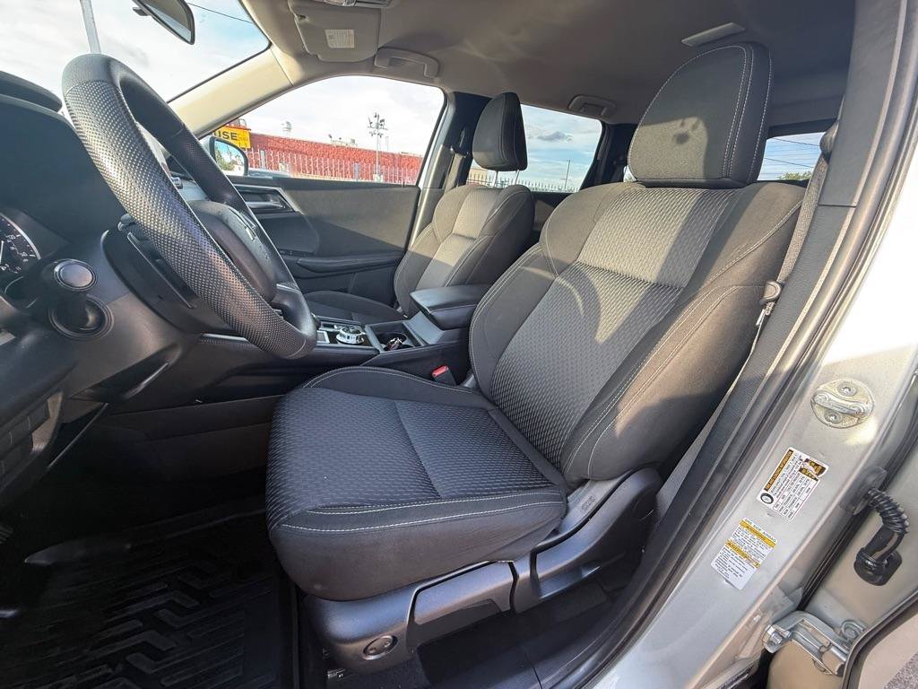 Used 2024 Mitsubishi Outlander ES FWD image 10