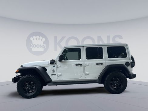 Used 2024 Jeep Wrangler Unlimited AWD/4WD image 2