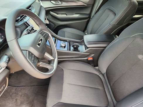 New 2025 Jeep Grand Cherokee L Laredo w/ Luxury Tech Group I RWD image 22