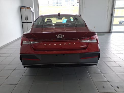 Used 2025 Hyundai Elantra Hybrid FWD image 6