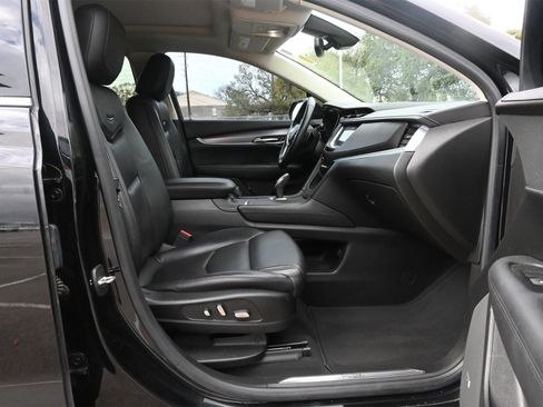 Used 2018 Cadillac XT5 Luxury w/ Driver Awareness Package image 27