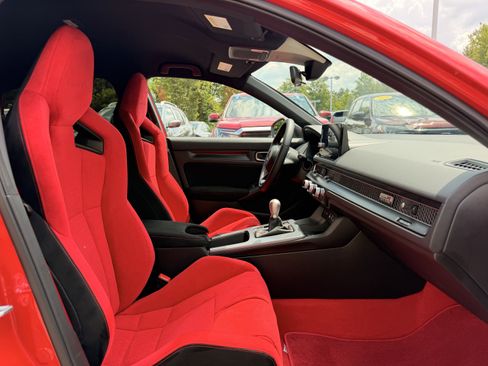 Used 2025 Honda Civic Type R image 16