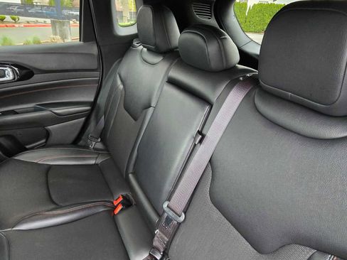 Used 2024 Jeep Compass Trailhawk image 17