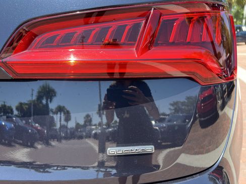 Used 2019 Audi Q5 2.0T Premium w/ Convenience Package AWD/4WD image 38