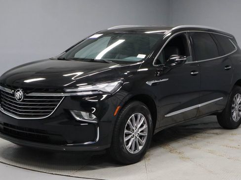 Used 2023 Buick Enclave Essence FWD image 7