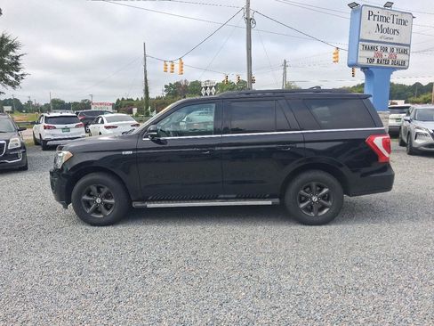 Used 2018 Ford Expedition XLT w/ Equipment Group 202A AWD/4WD image 2