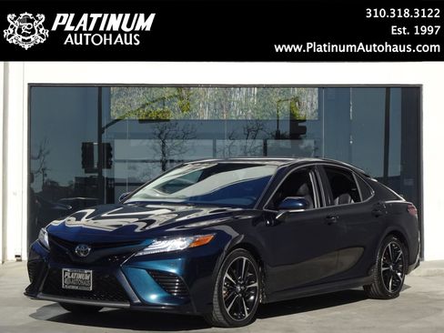 Used 2018 Toyota Camry XSE image 1