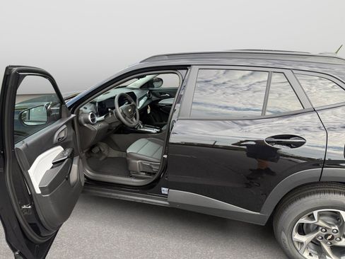 New 2026 Chevrolet Trax LT FWD image 11