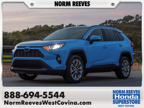Used 2021 Toyota RAV4 XLE FWD image 1