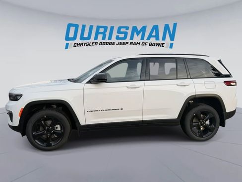 New 2025 Jeep Grand Cherokee Limited w/ Black Appearance Package image 3