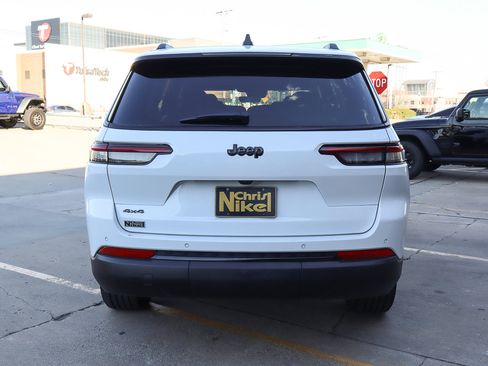 Used 2025 Jeep Grand Cherokee L Altitude image 13