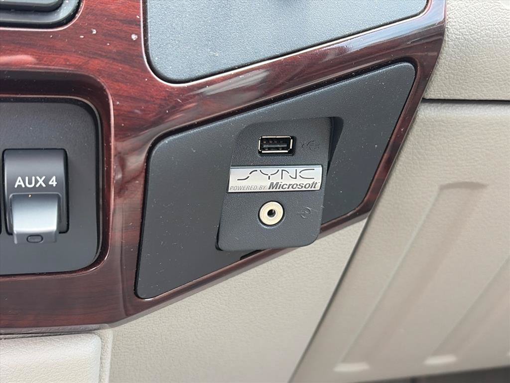 Used 2010 Ford F350 Lariat RWD image 19