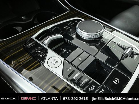 Used 2025 BMW X5 xDrive50e image 18