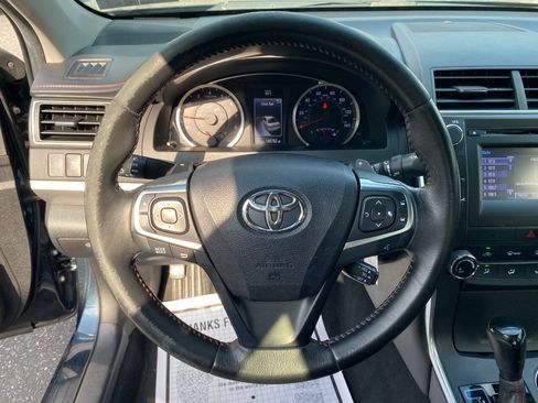 Used 2015 Toyota Camry SE FWD image 13