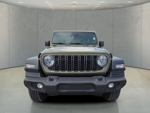 Used 2025 Jeep Wrangler Sport AWD/4WD image 11