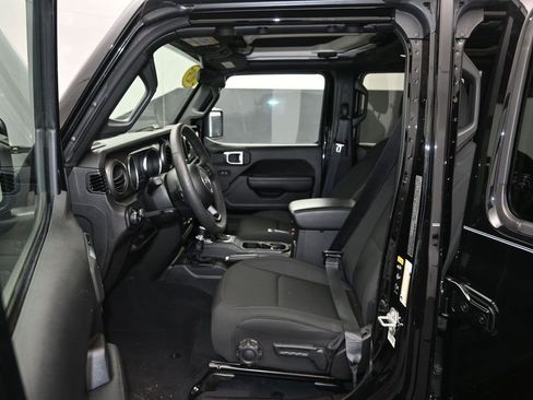 Used 2023 Jeep Wrangler Unlimited Sport AWD/4WD image 13