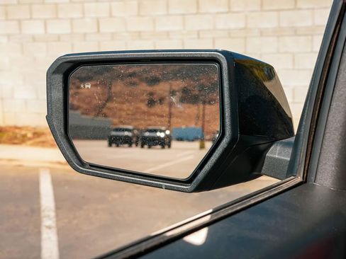 Used 2024 GMC Canyon AT4X w/ AT4X AEV Edition image 30