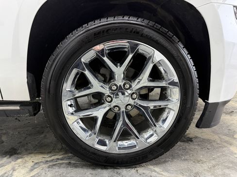 Used 2017 Chevrolet Suburban Premier image 37