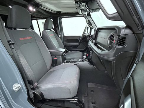 Used 2024 Jeep Wrangler Unlimited Rubicon w/ Convenience Group AWD/4WD image 15