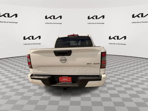 Used 2024 Nissan Frontier SV w/ SV Convenience Package AWD/4WD image 8