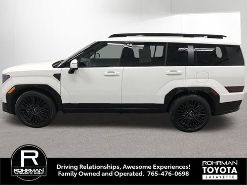 Used 2025 Hyundai Santa Fe Calligraphy image 3