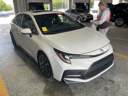 Used 2022 Toyota Corolla SE FWD image 9