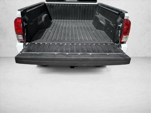 Used 2022 Toyota Tacoma SR w/ SX Package image 8