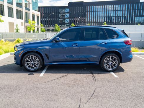 Used 2023 BMW X5 xDrive40i w/ M Sport Package AWD/4WD image 2