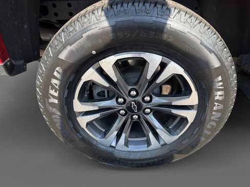 Used 2021 Chevrolet Colorado Z71 w/ Safety Package AWD/4WD image 15