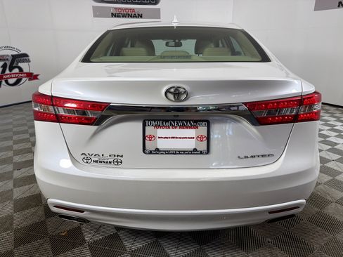 Used 2014 Toyota Avalon Limited image 6