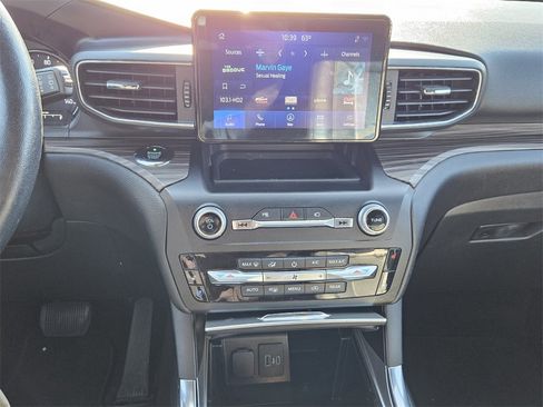 Used 2020 Ford Explorer Limited w/ Class III Trailer Tow Package image 17