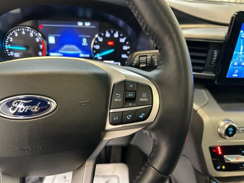 Used 2022 Ford Explorer XLT w/ Equipment Group 202A image 21