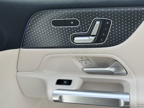 Certified 2025 Mercedes-Benz GLB 250 image 16