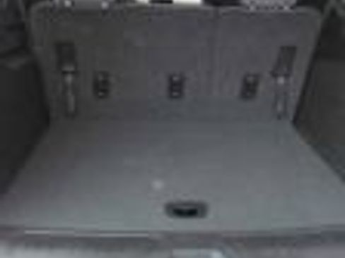Used 2024 GMC Yukon XL SLT RWD image 29